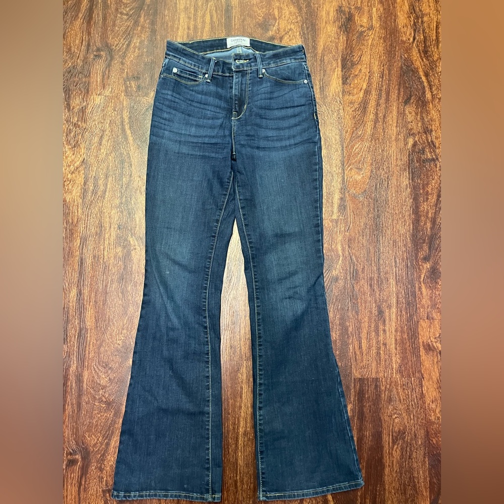 denzen by levi medium size boot cut jeans!!